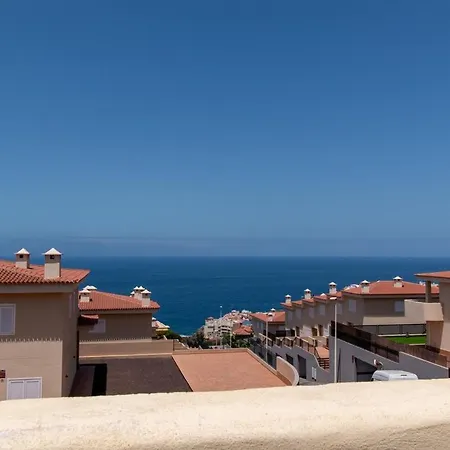 Private Heated Pool Sea Views *