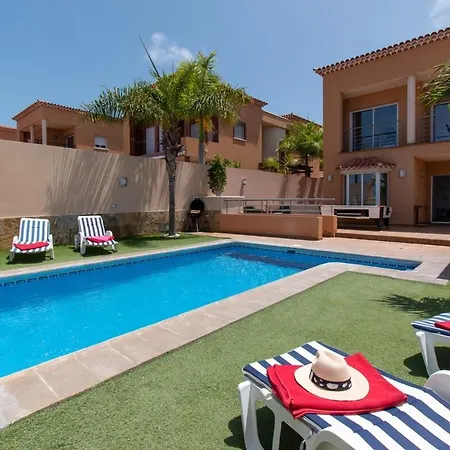 Private Heated Pool Sea Views *